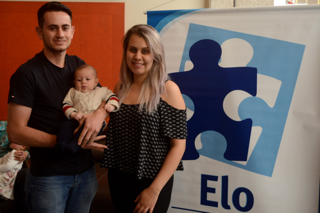 Alisson e Rafaela com o seu filho Miguel, de três meses.